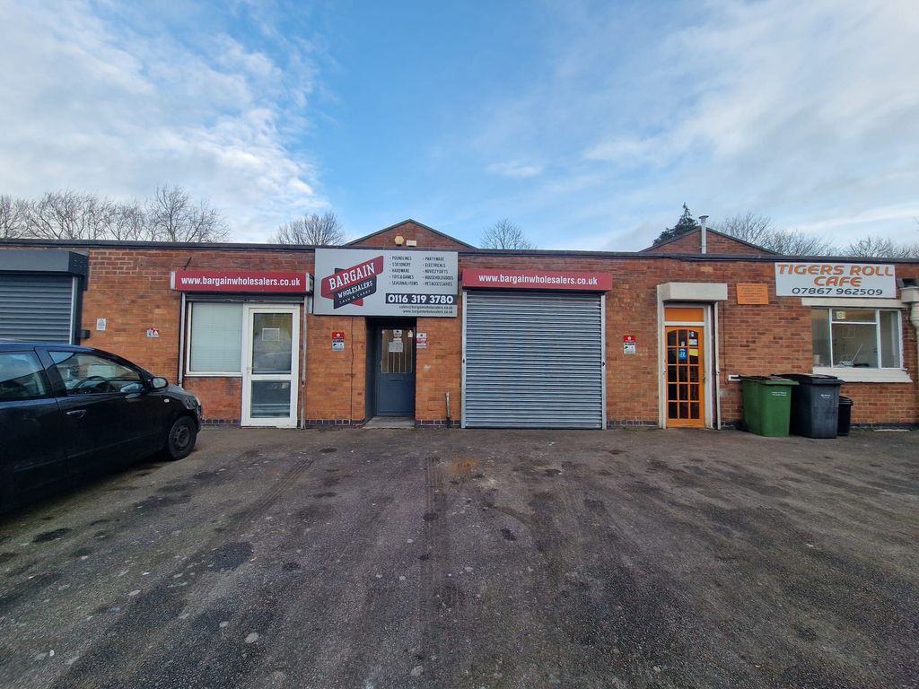 Property photo 1 of 2