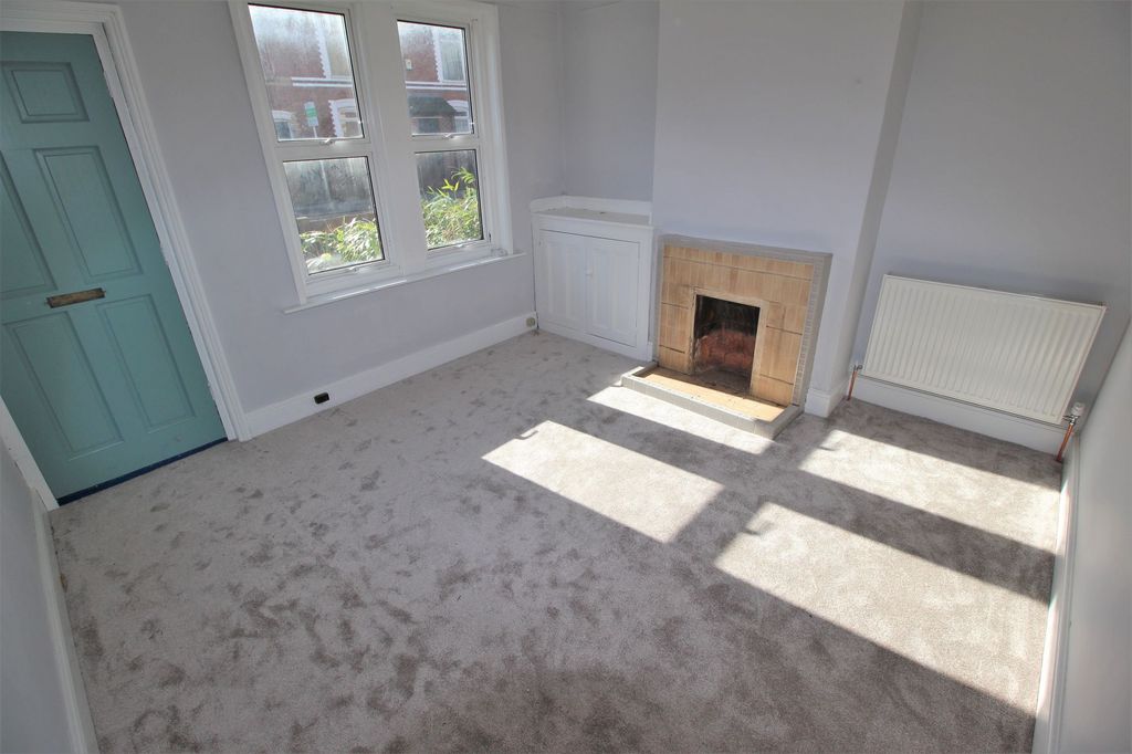 Property photo 2 of 7 Lounge