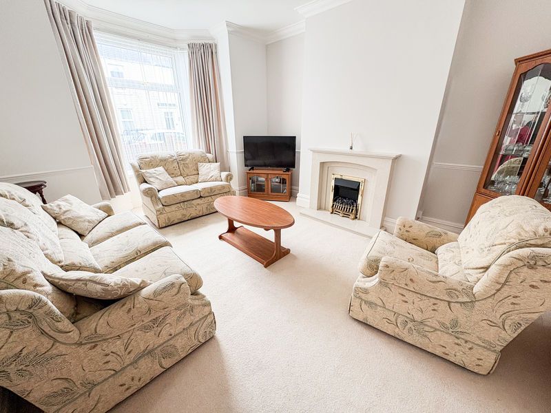 Property photo 3 of 9 Photo 4