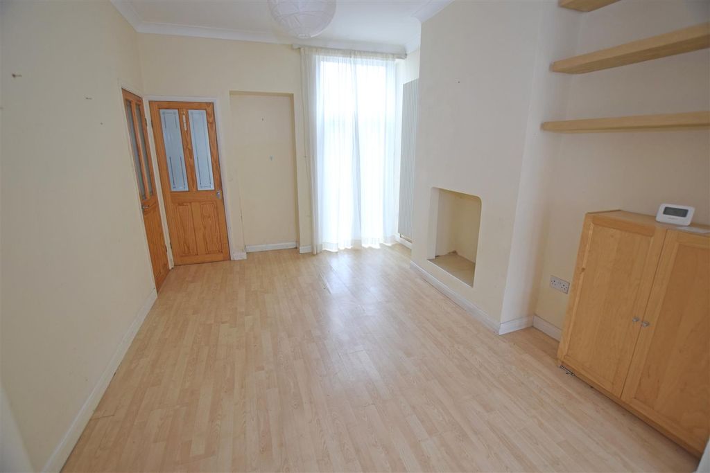 Property photo 3 of 12 Dining Room.Jpg