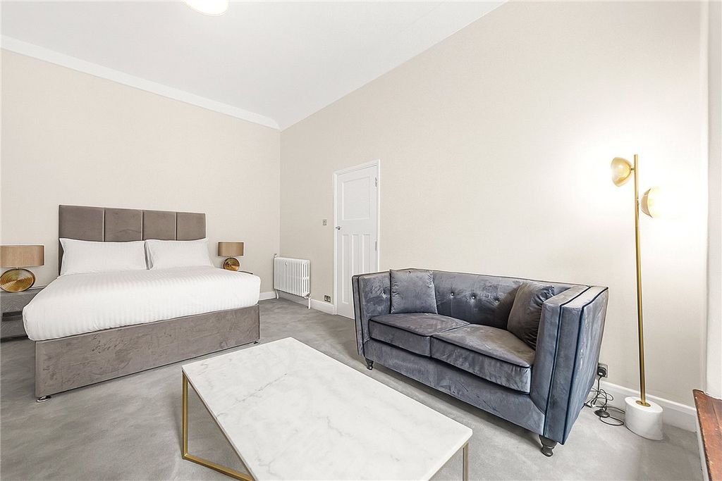 Property photo 3 of 24 Picture No. 04