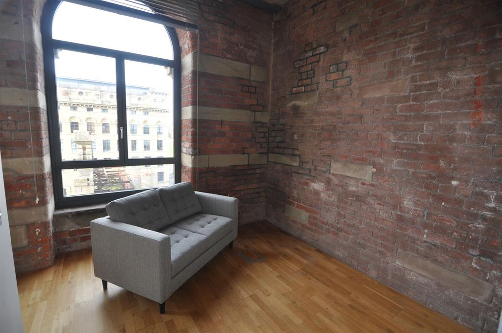 Property photo 3 of 5 Lounge Angle