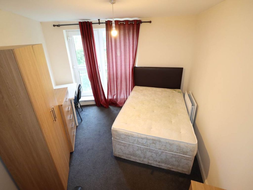 Property photo 3 of 7 242B5Abb-Bad3-4Af5-8Ae2-B9Fe965B5430