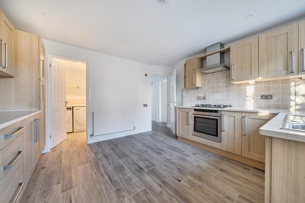 Property photo 3 of 20 Kitchen