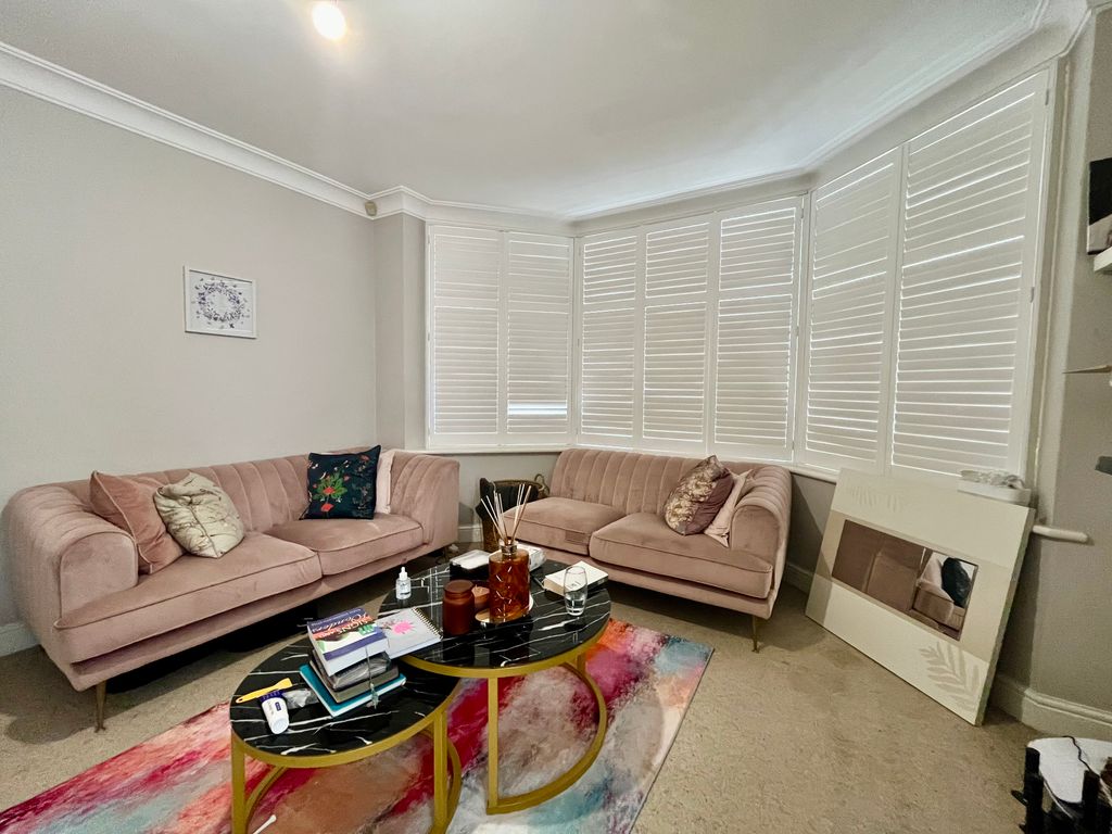 Property photo 2 of 11 Image