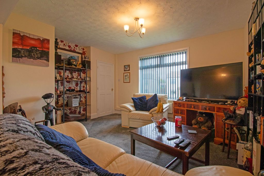 Property photo 3 of 20