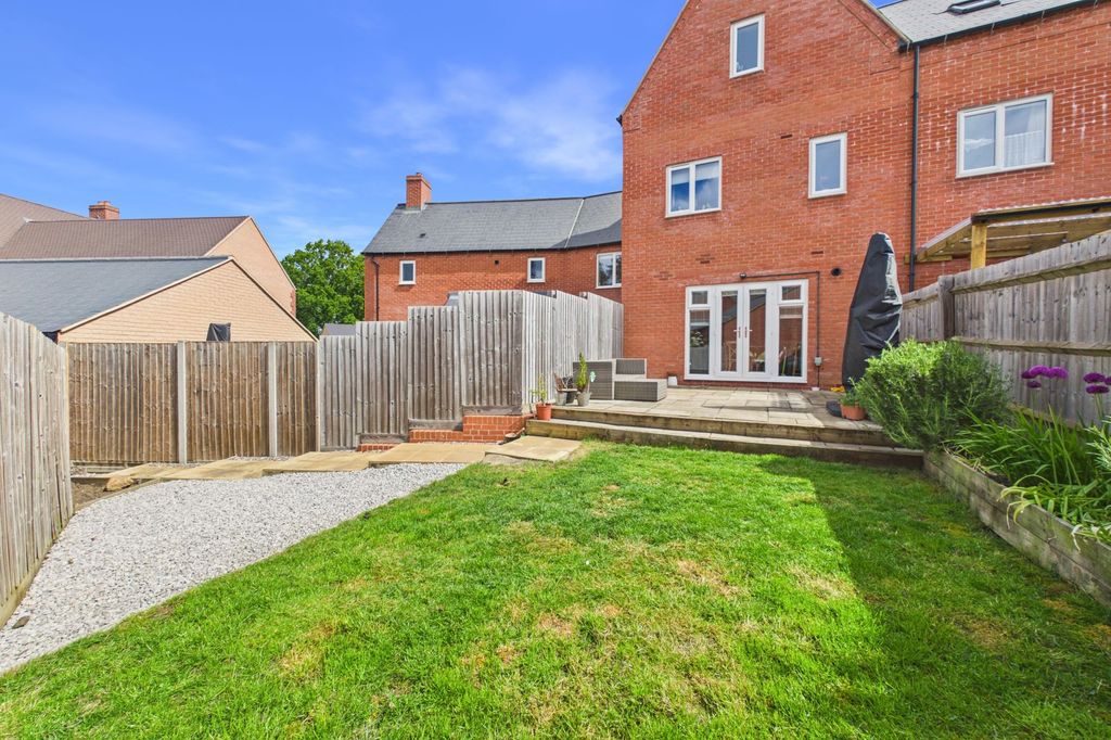 Property photo 2 of 33