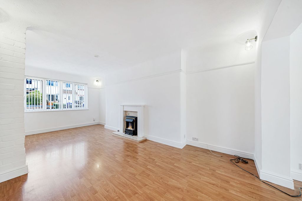Property photo 3 of 26