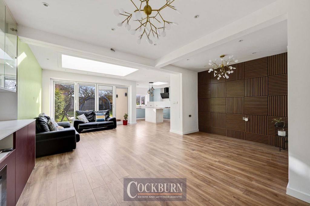 Property photo 3 of 24