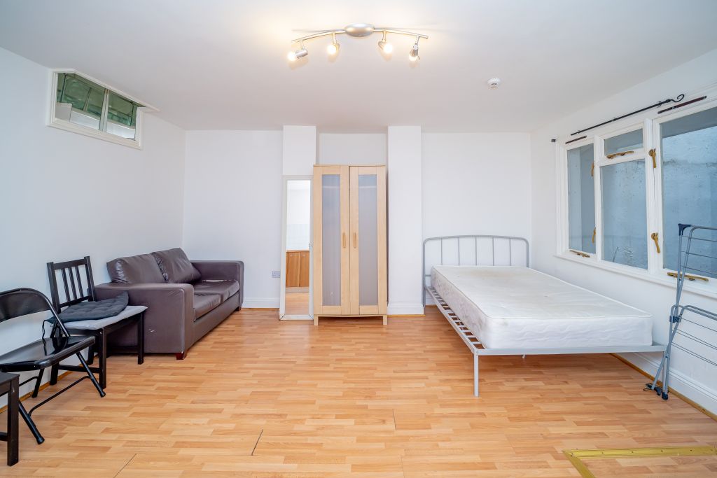 Property photo 3 of 7