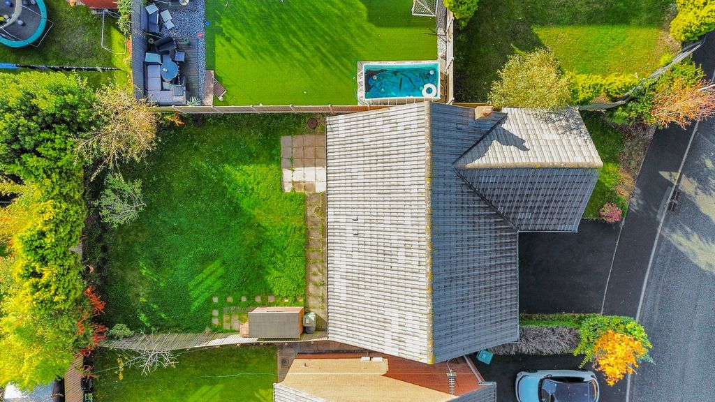 Property photo 2 of 38