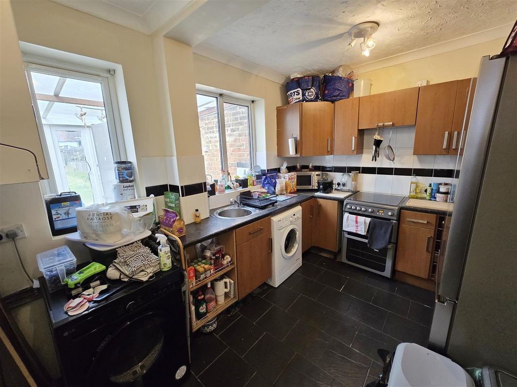 Property photo 2 of 15 Kitchen