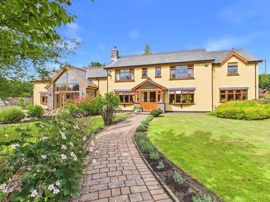 Property photo 1 of 82
