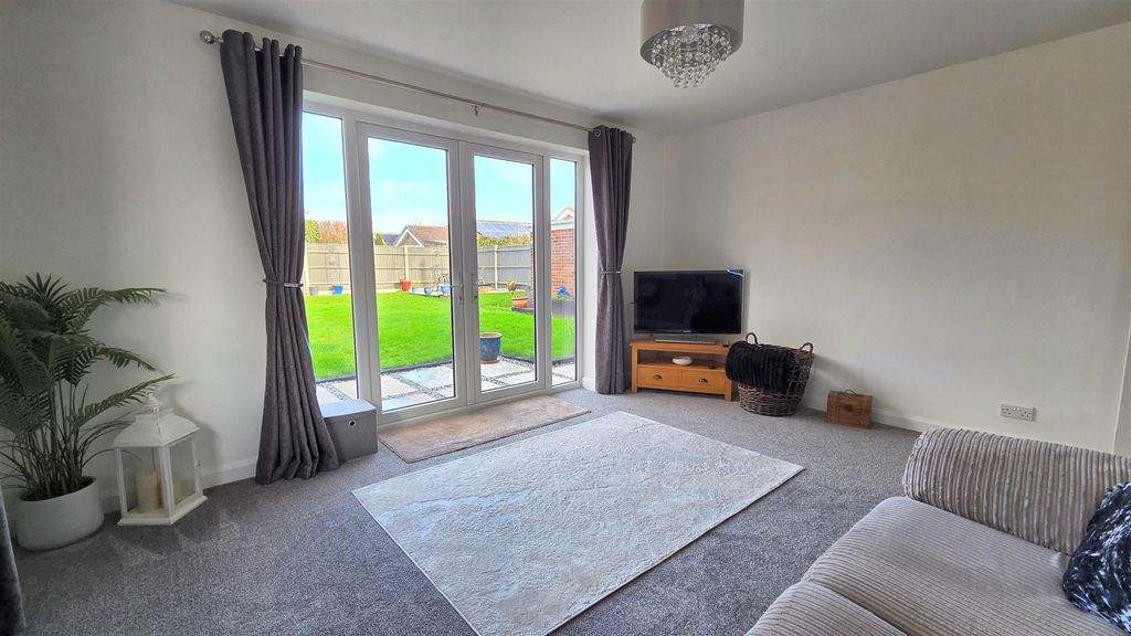 Property photo 3 of 17 Alternative Lounge.Jpg