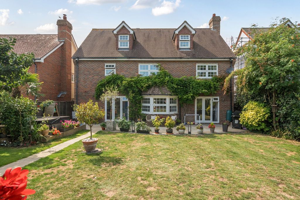 Property photo 2 of 20 Garden