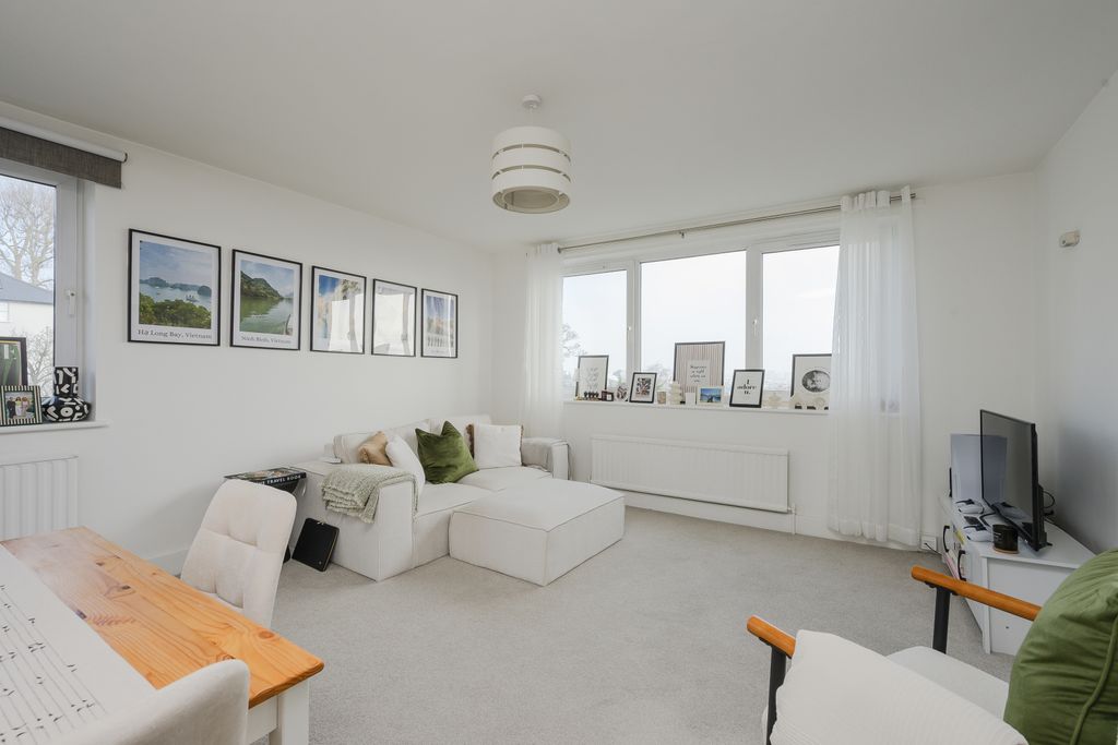 Property photo 2 of 12 Picture No. 20