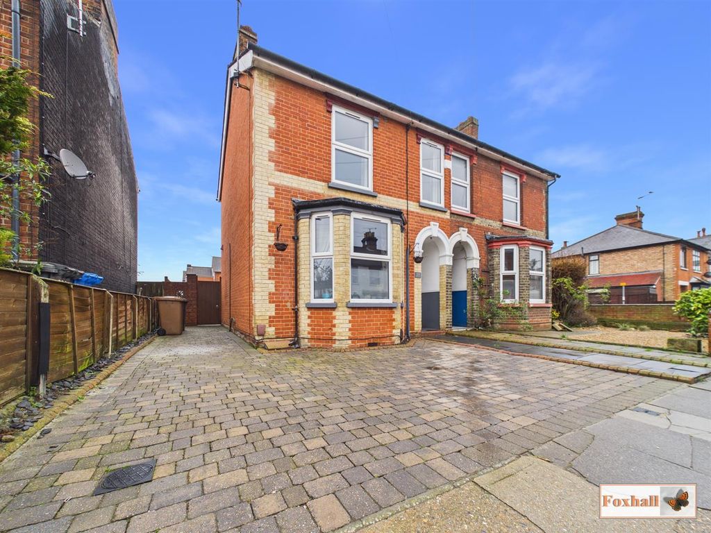 Property photo 1 of 22 Front Garden