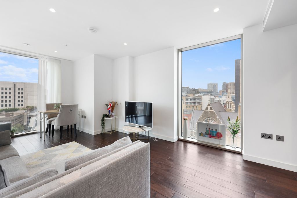 Property photo 3 of 21 Picture No. 46