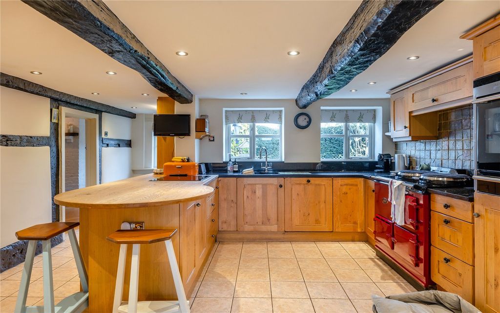 Property photo 3 of 22 Kitchen