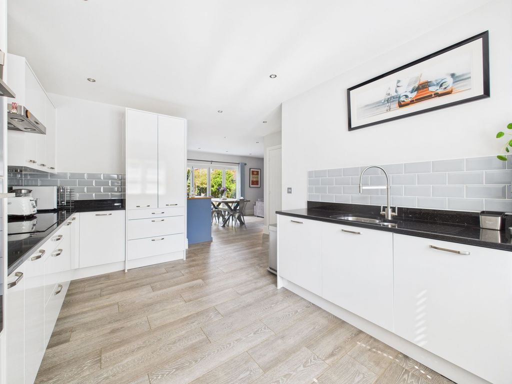 Property photo 3 of 28