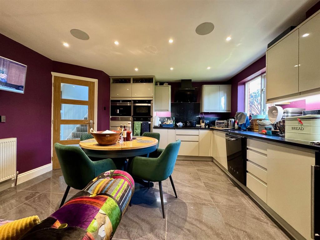 Property photo 2 of 14 Kitchen 2.Jpg