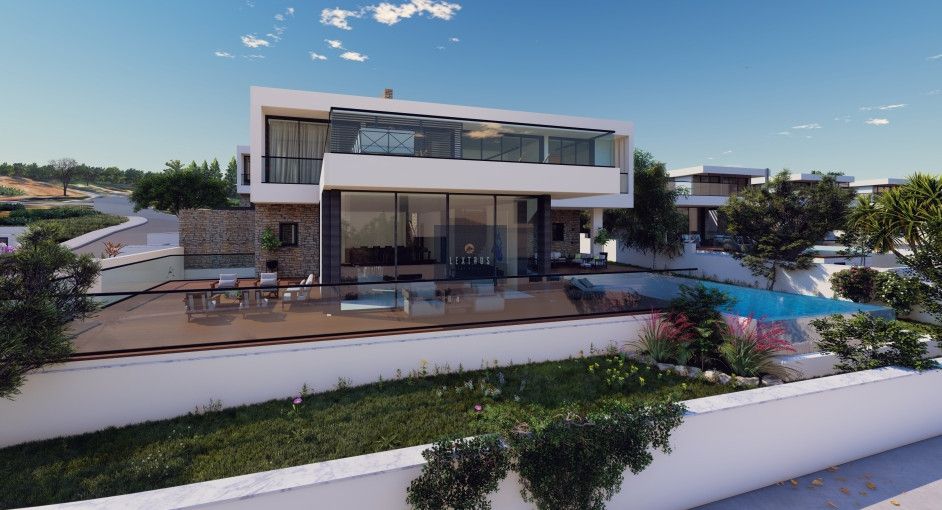 Property photo 1 of 3