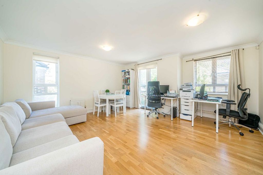 Property photo 2 of 6