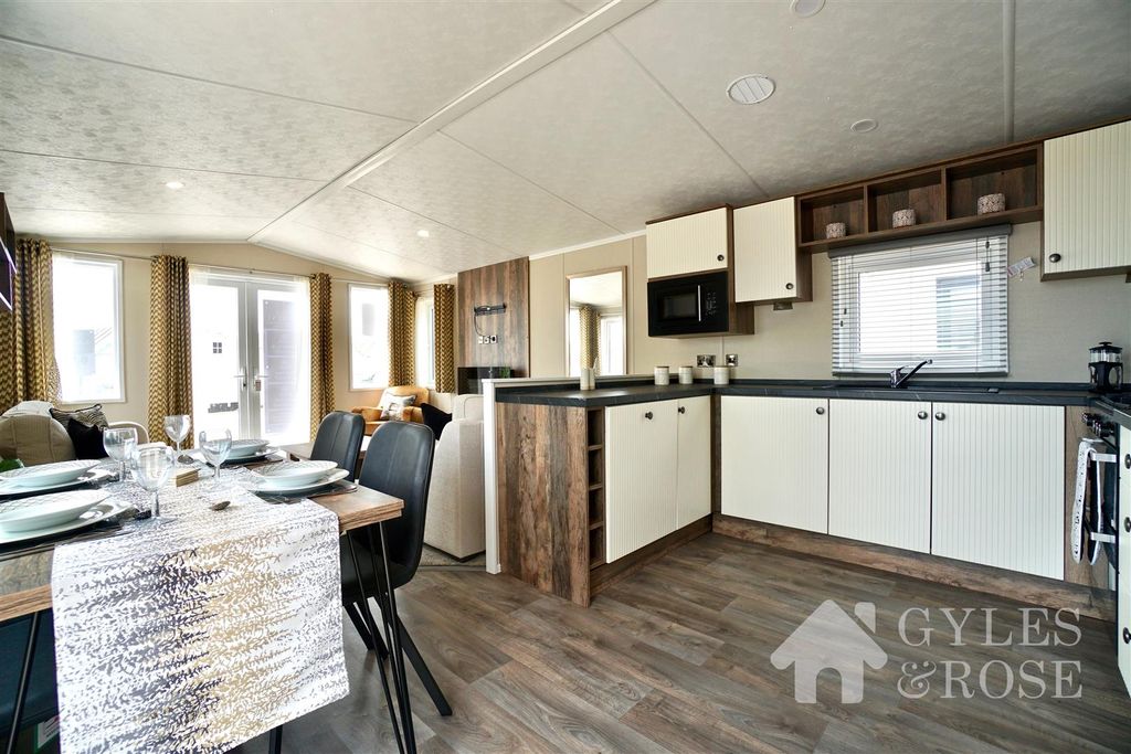 Property photo 1 of 12 Reception Room
