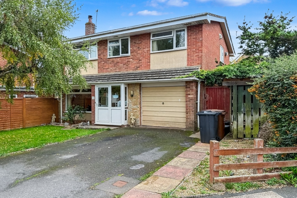 Property photo 1 of 12 5 Manning Avenue