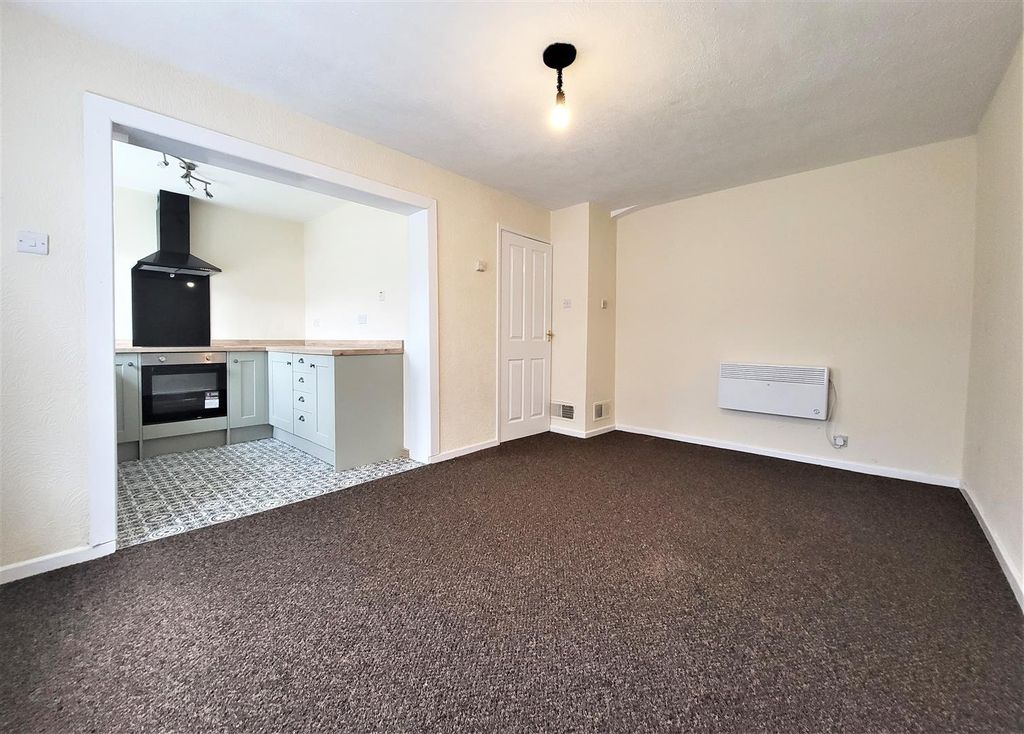 Property photo 3 of 7 Picture No. 06