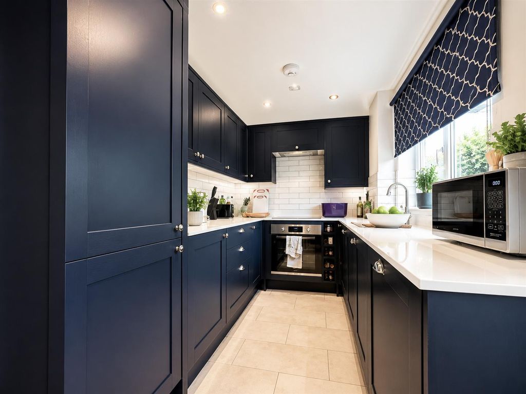 Property photo 2 of 10 Kitchen.Jpg