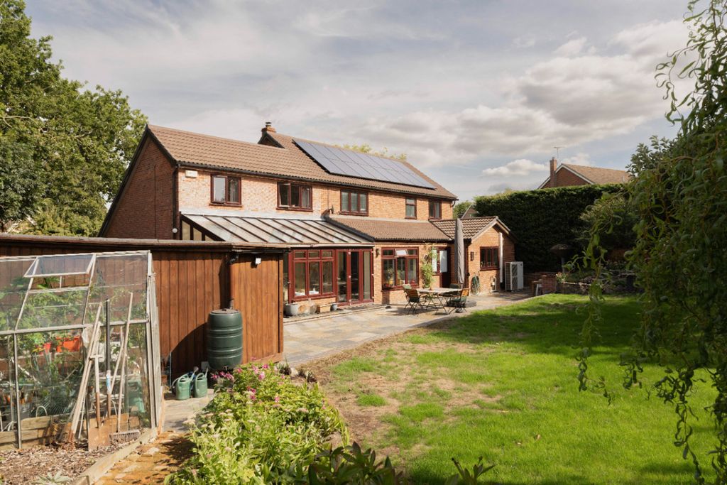 Property photo 1 of 34