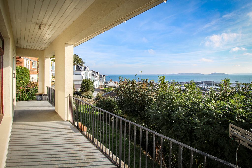 Property photo 3 of 18 Photo 2