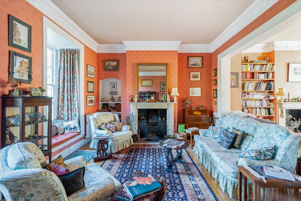 Property photo 3 of 28 Image