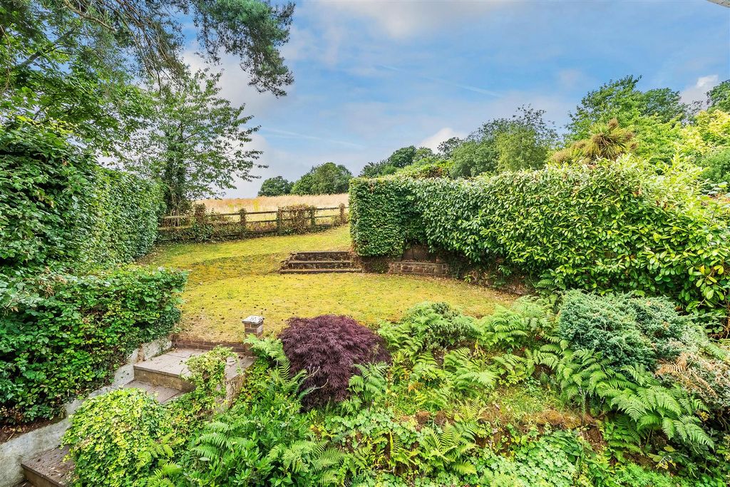 Property photo 2 of 24 Fircroft-2.Jpg
