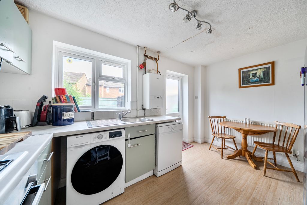 Property photo 3 of 12 15105355