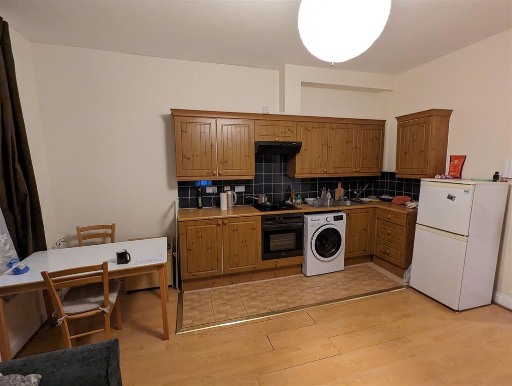 Property photo 3 of 5 Pxl_20221221_204631626.Jpg