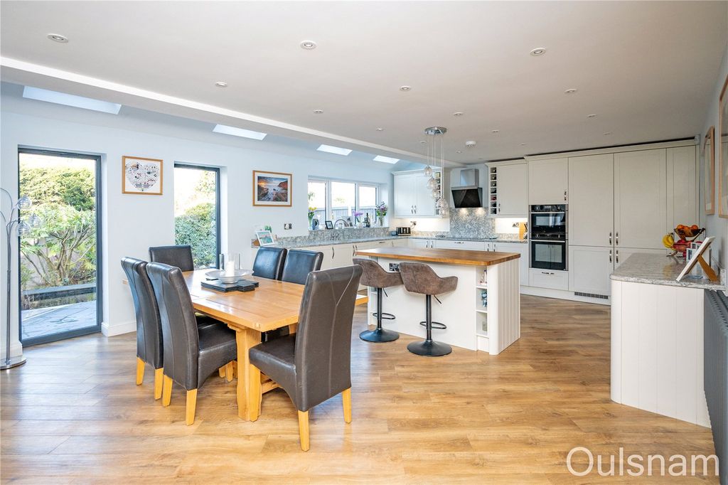 Property photo 3 of 31 Picture No. 21