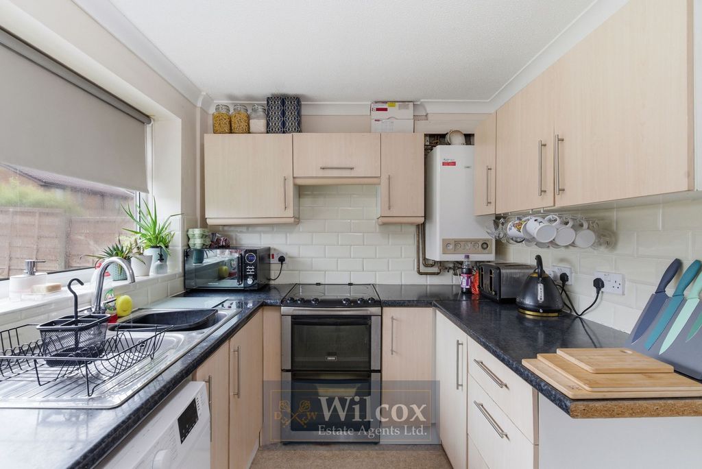 Property photo 3 of 23