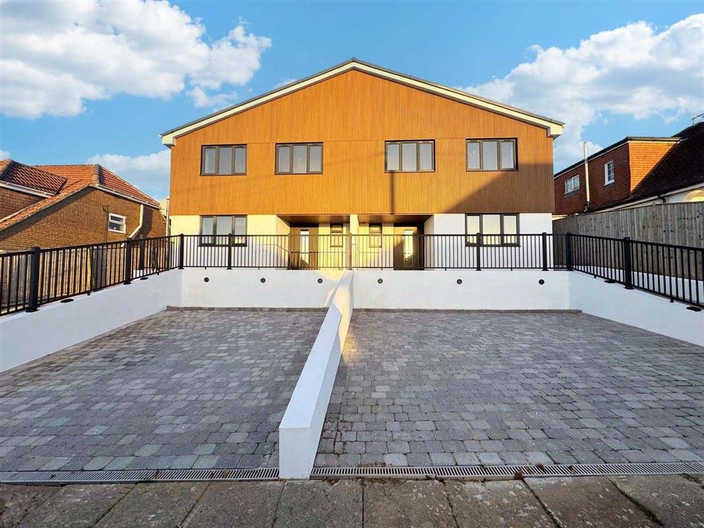 Property photo 3 of 18 Front External