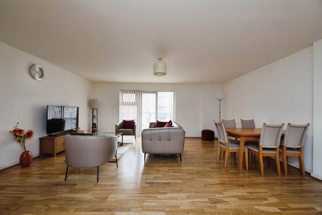 Property photo 2 of 16 Pbox-Img.Jpg