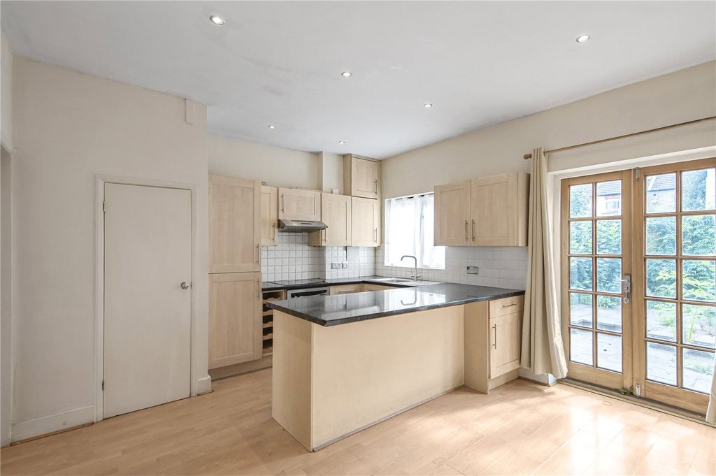 Property photo 3 of 11 Picture No. 11