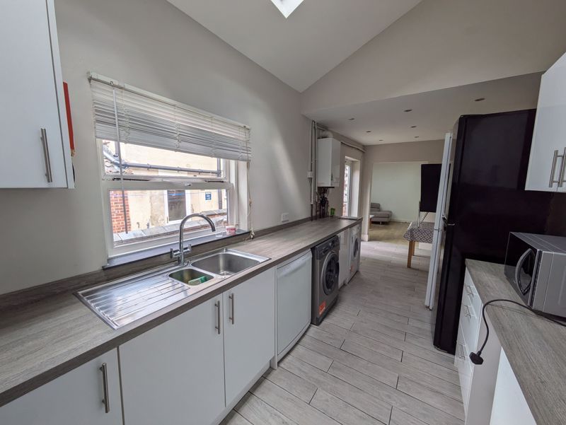 Property photo 3 of 7 Photo 5