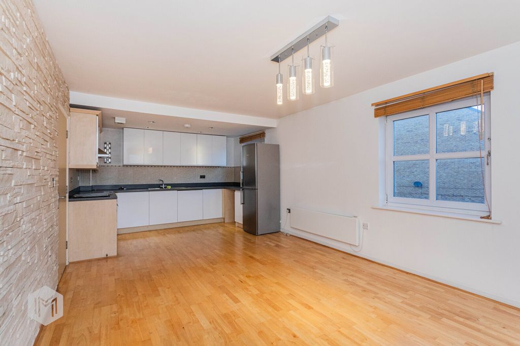 Property photo 2 of 12 Picture No. 14