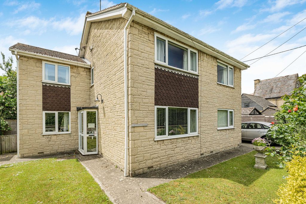 Property photo 1 of 21