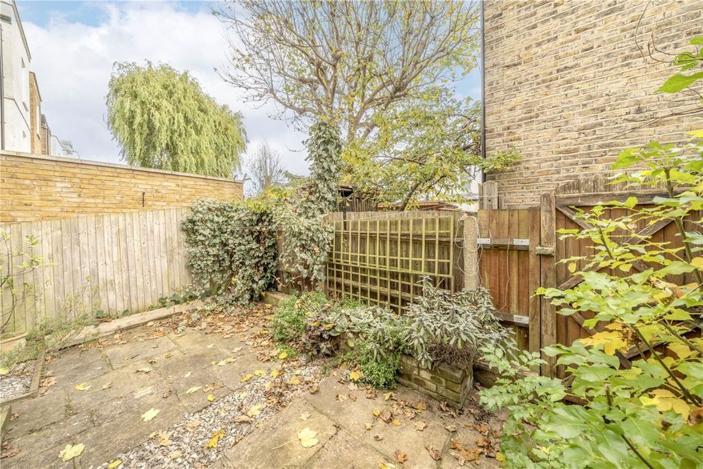 Property photo 3 of 13