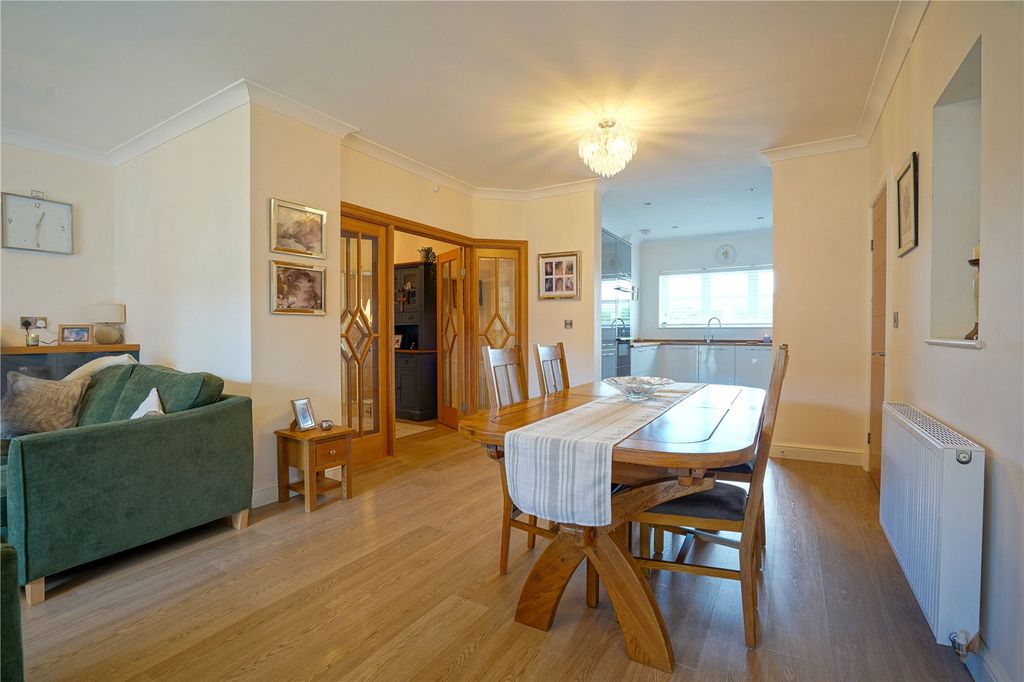 Property photo 2 of 23 Picture No. 16