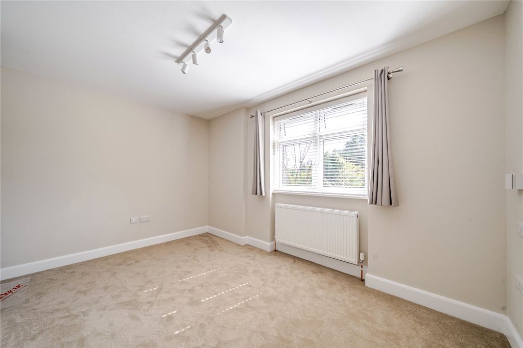 Property photo 3 of 8 Picture No. 02