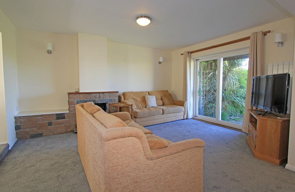 Property photo 3 of 21