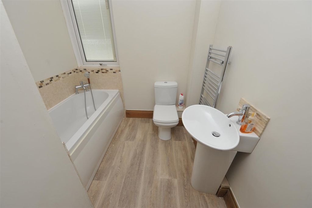 Property photo 3 of 33